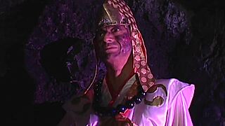 ראית נינג'ה כזו בכרך 6? כמה פראי עם הפטיש הזה בהנטאי יפני?