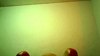 हार्ड सेक्स कोलंबियन गॉर्डिब्यूना के साथ, वैजिना स्प्लिट पसंद करता है और कम निगलता है