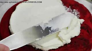 和女孩烘焙变成后入式老板麻烦无码本子意外展开