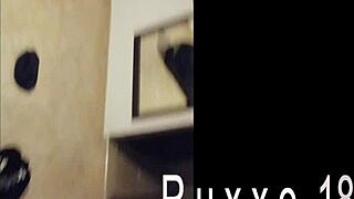 يا إلهي، هذه الفتاة الحمراء البيضاء تشتهي نيك مؤخرة عميق جدا!