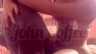 Babe asiatica schizza su grosso cazzo nero all'aperto