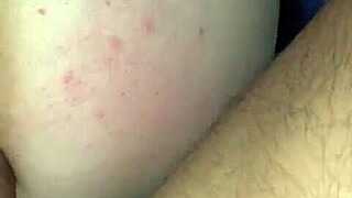 Kl 9 er vi fortsatt deepthroat den slappe kuken med kjæresten haha, bare begynnelsen på vår flytende lunsj sugeøkt