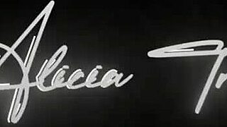 Dua Latina berbuah dada miang usik aku tanpa henti, tarik aku masuk threesome liar doggystyle.