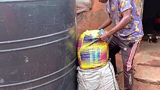 Gorąca scena cumshot z czarną anime akcją