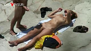 Yo, Ngewe Cepat di Pantai dengan Pasangan Muda Nakal 18+!