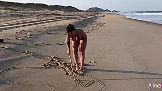 बीच पर ब्लॉन्ड लड़की, मर्द से सेक्स मजा आ रहा है!