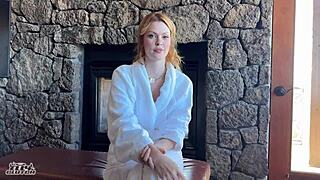 Widziałem tę rozpustną rudą druhnę zamkniętą na zewnątrz hotelu przed ślubem