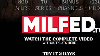 Milf Nastavnica Seda Mladića za VREĆU u Sobi!