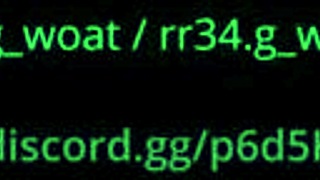 在卧室里掌控这个女孩，进行粗暴玩法。
