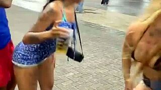 تريد مراجعة بوتاريا في الشارع وتنتهي بفوديلانسيا في سيارة متحركة؟