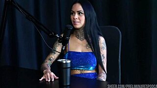 Hei, cek kompilasi Evelyn Buarque dalam sheer merah di podcast preliminares!