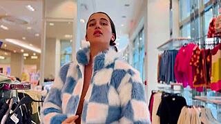 Kompilácia mojich odvážnych verejných dobrodružstiev s prezliekaním vonku.