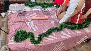 Cucám nevlastní mámě velkou prdel a píču na Vánoce! 🎅