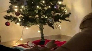 朋友邀我看电影，我们在新年啪啪