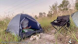 הי, סקס בחוץ בטיול קמפינג עם החברה שלי נשמע מדהים