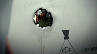 Animasi Handjob Intens dengan Telan Cum di Kamar Mandi Tentara Game