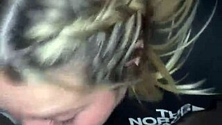 Cómo me encanta chupar esa polla latina hasta el fondo y tragarme toda la lechita 😋🍆