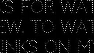 أختي بالتبني تشاهد الهينتاي بجانبي