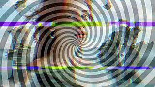 سيدة فيمدوم تهين الفتى المخنث بتعليمات الضرب والرفض للعذرية