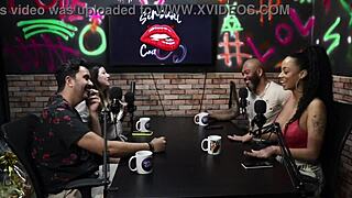 Blondýnka dělá kouření na ztvrdnutí ptáka před ukázáním krásných prsou a dostáváním análního v senzuálním Naruto hentai