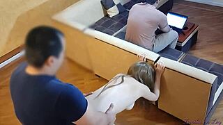 Вау, сырая изменница-невеста MILF трахается как шлюха на свадьбе, пока муж работает на ноуте в большом японском домашнем NTR!