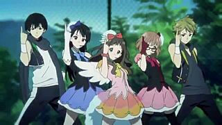 「見て、このセクシーなアニメガールがポールダンスしてるよ」