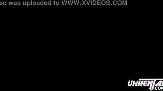 สาวอายุ 18 ในออร์กี้เฮนไตยครั้งแรก