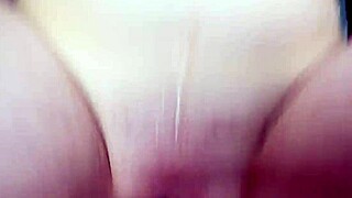 Чукам Ава Марина в мисионерска и кучешка поза по време на нашата споделена легло POV фантазия