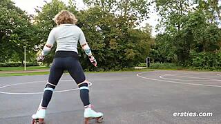 Sarah amateur aux gros seins se masturbe après l'entraînement solo avec baise-cul anal