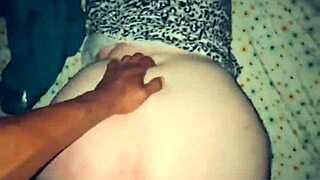 زب أسود محشي في كس أبيض! عمل عرقي مذهل مع أم ناضجة بنية منحنية وزب عملاق يضرب الثقب الرطب