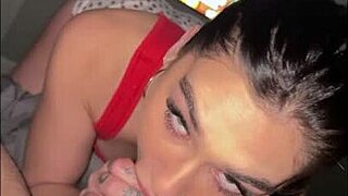 Първокурсничка Делила Дагър чука братски тип след партито