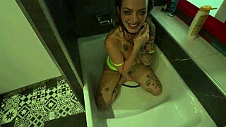 मुझे हार्ड और रफ पसंद है, स्लैपिंग, स्पिटिंग, गैगिंग, चोकिंग, पिसिंग मलाफाल्डा के साथ - टीज़र