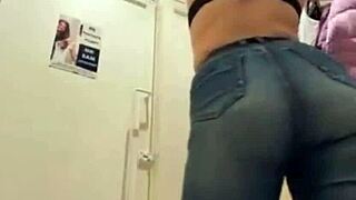 Raven dobi kompilacijo creampiejev z ječečimi orgazmi v igri Hole House