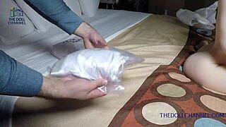 Déballage et test de la poupée Suzy JY 153 cm gros seins