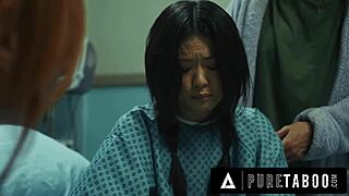 Pure Taboo vierge asiatique Lulu Chu se fait vider la bite alien par belle-mère Penny Barber Sophia Locke