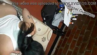 Obří peruánský kurva roztáhne široko v divoké latinské hře s prdely.