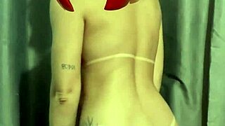 Pernoquitas se zvija z ogromnim kurcem in creampie v divji anime akciji!