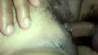 ibu mertua ketagihan ngentot kontol brondong dengan aksi hardcore. nikmati deepthroat dan creampie liar di rumah.