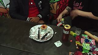 degustando camisinhas de todos os sabores in a young 18+ massage scene