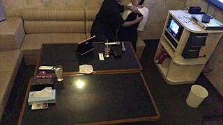 Coppia Amatoriale Si Arrapa al Karaoke e Scopa