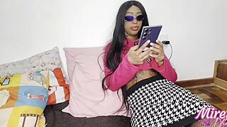 Sessione BDSM con Arwen Gold: Giocattoli Sessuali e Frusta di Pelle, Punita