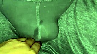 가족 모임에서 의붓 사촌 애널