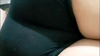 mi hermanastra compartio cama conmigo y le hice un masaje