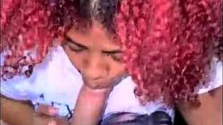 הג'ינג'ית השחורה עם הציצים הגדולים שפגשתי בטינדר רוצה שאשבור לה את התחת הגדול