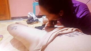 Kjeder seg kone suger og knuller naboen