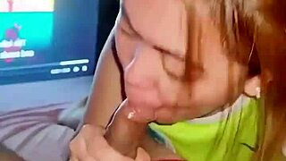 Very Satisfied Cheating With Indonesian Wife Can Have Sex Every Meeting