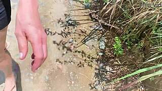 passersby honk but dude keeps pounding her big ass milf hole outdoors pov