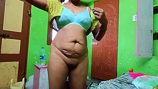 Watch Ammu flash her big natural boobs changing saree now!