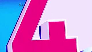 Hej, zgadnij, kto jest obok mnie w tej dzikiej scenie sublimacji hentai z webtoona!