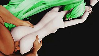 在一个扣人心弦的故事中，Miku在第5部分支配试镜沙发